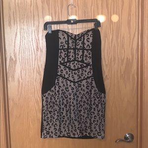Body-con sexy cheetah print dress